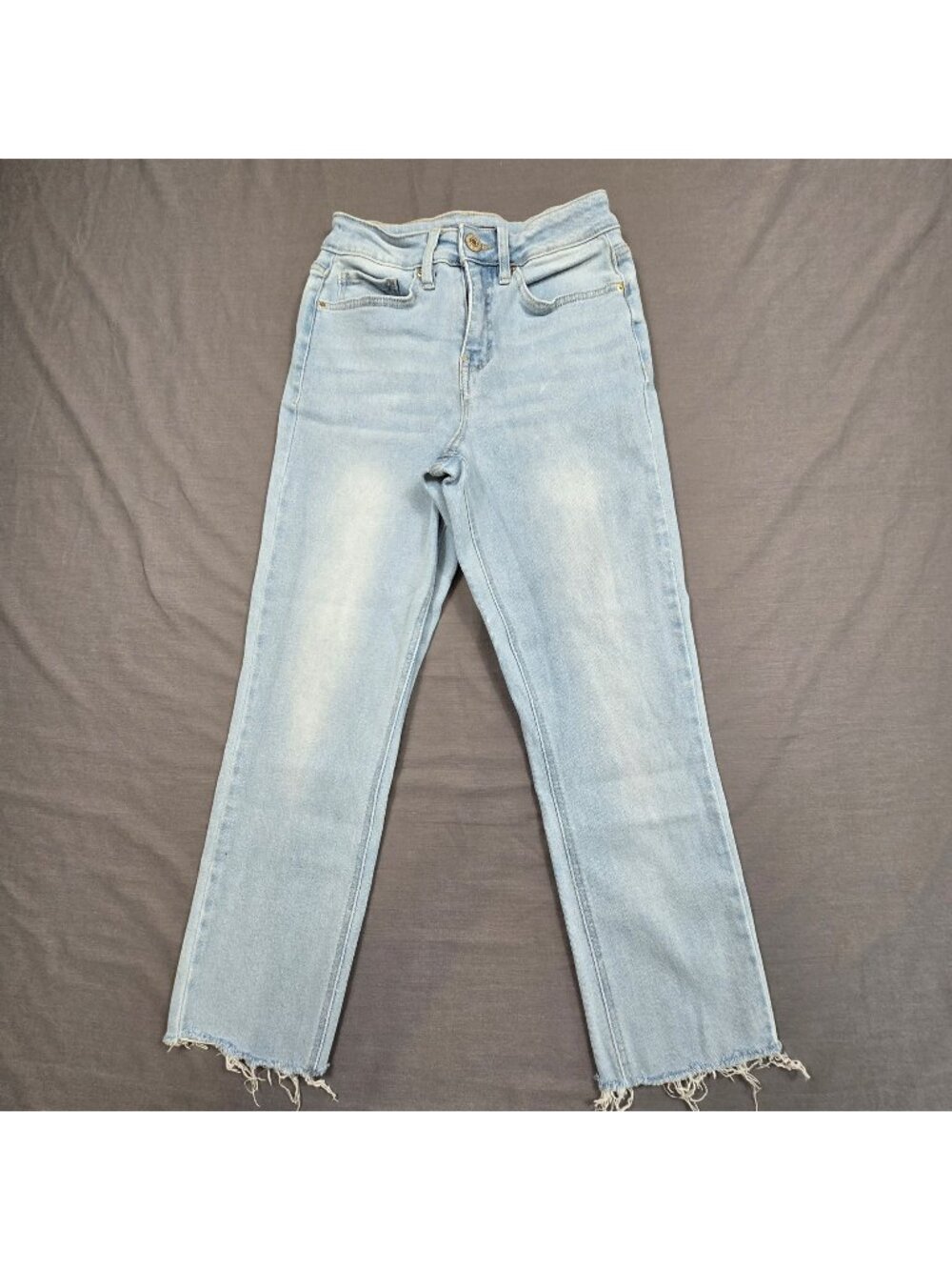 Royalty For Me Womens Size 6 High Rise Crop Light Wash Distressed Hem Stretch
